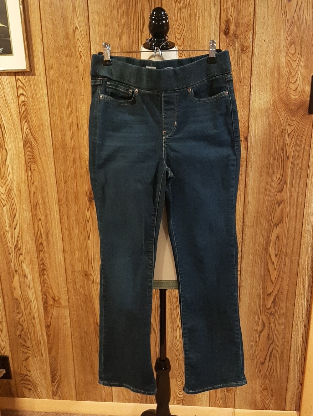 NWOT Signature Gold by Levi Strauss Dark-Washed Denim Jeans/Shaping Bootcut (6S)